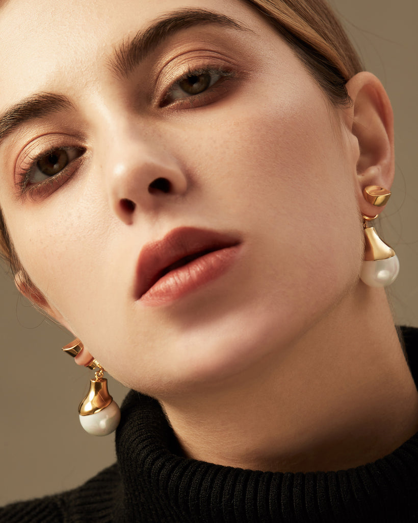 Large Pearl Pendant Earring