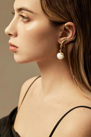 Devotion Pair Ear Cuff in 18k Gold - ThEyes On