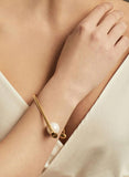 Devotion Triangular Pearl Bracelet in 18k Gold - ThEyes On