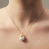 Devotion Pendant Necklace in 18k Gold - ThEyes On