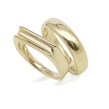 Adoring Curved Ring in 18k Gold - ThEyes On