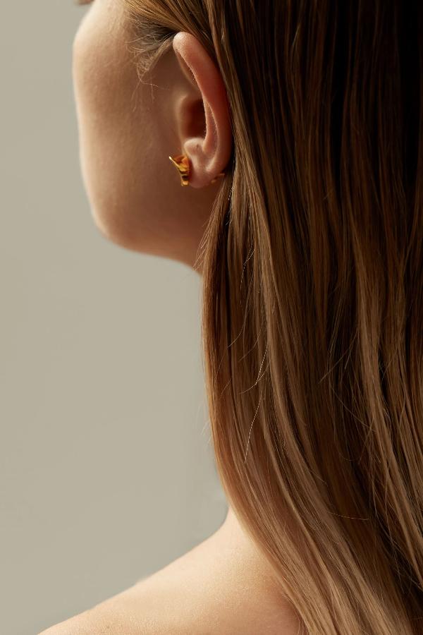 Adoring Large Stud in 18k Gold - ThEyes On